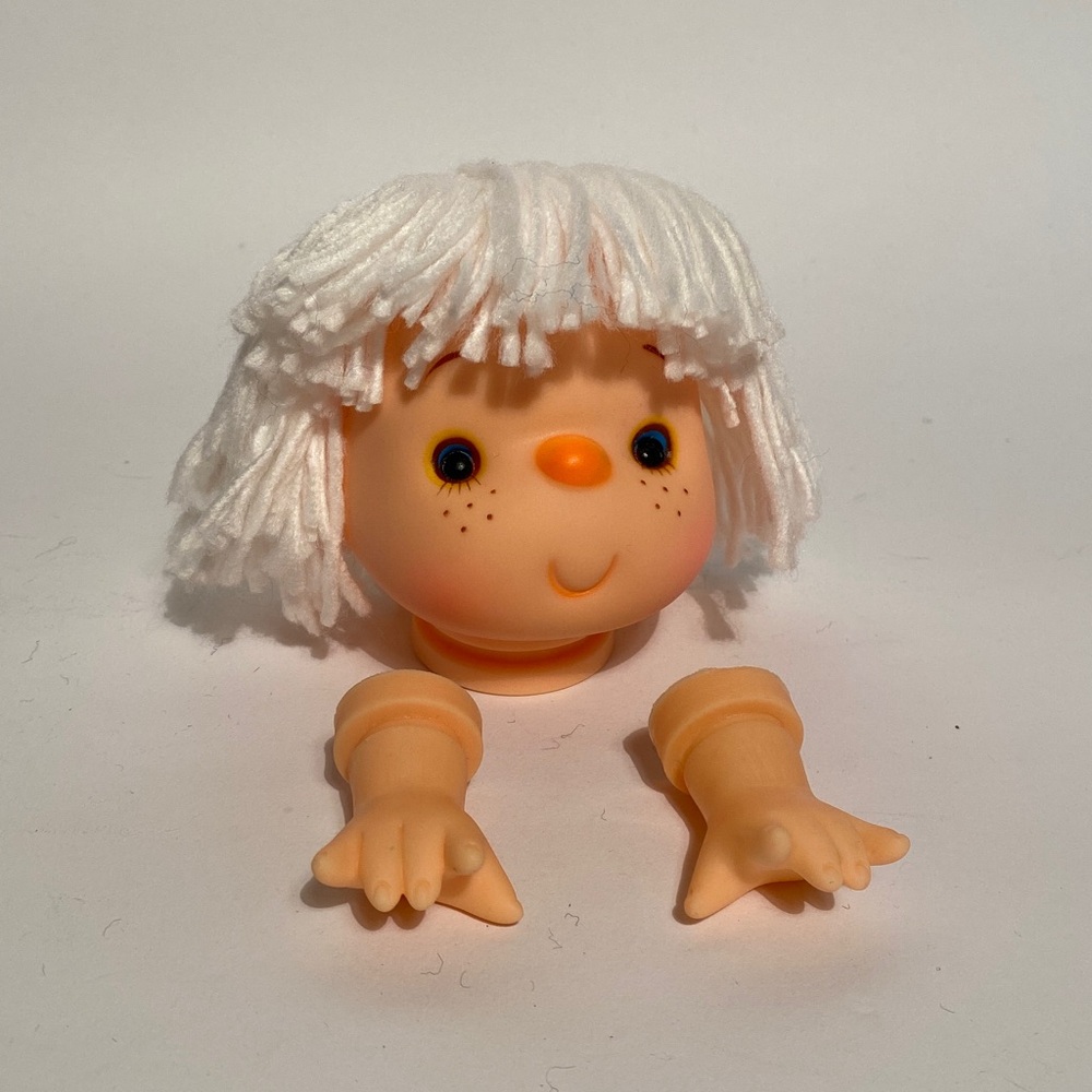 VINTAGE White Haired Dead Stock STRAWBERRY SHORTCAKE Doll Head for Doll Making